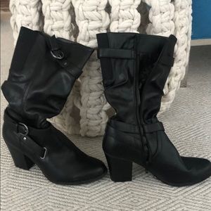 White Mountain Black leather boots size 8